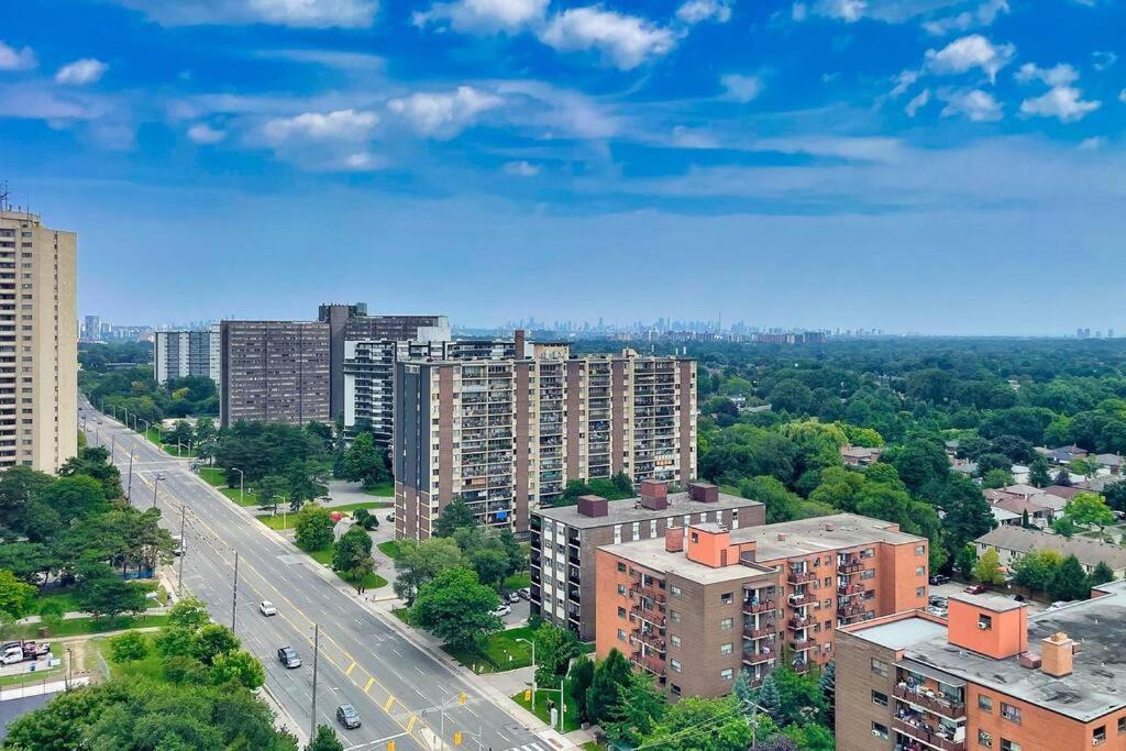 Cozy Appartment In Toronto Near Airport Exterior photo