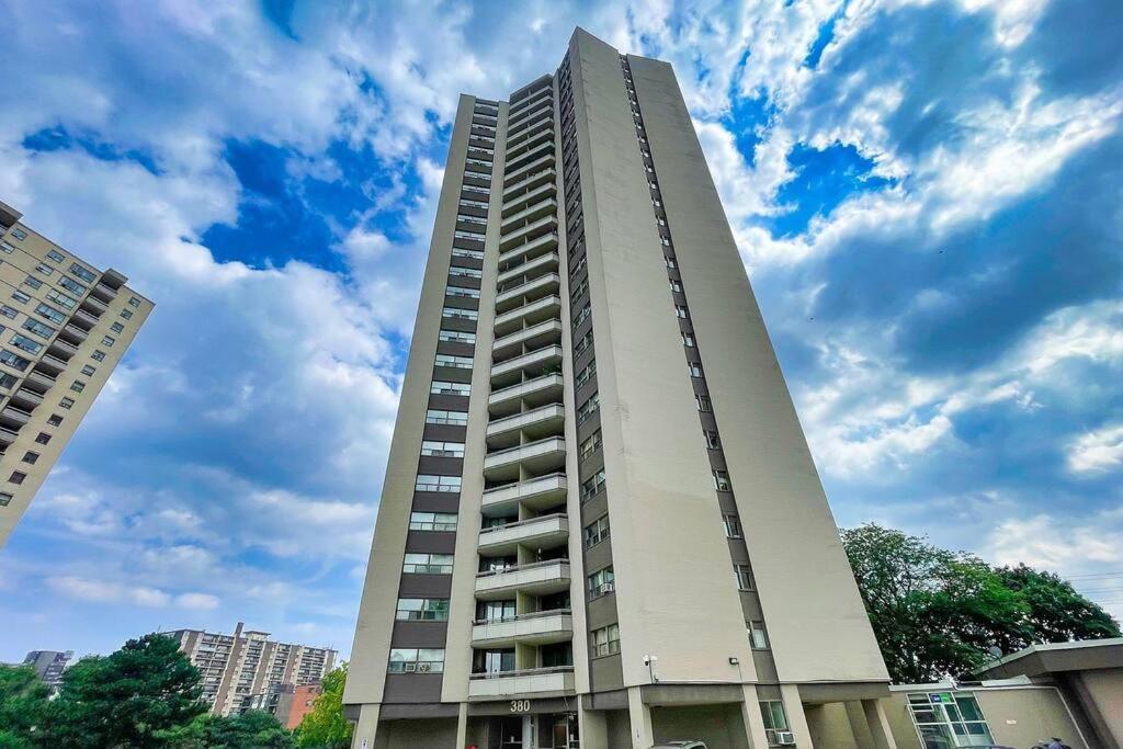 Cozy Appartment In Toronto Near Airport Exterior photo