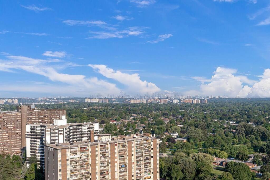 Cozy Appartment In Toronto Near Airport Exterior photo